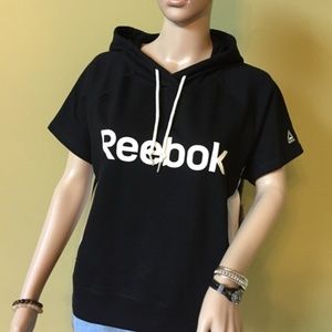 Reebok short sleeved sweater large